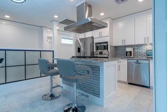 Building Photo - 1801 Rosenberg St Rental
