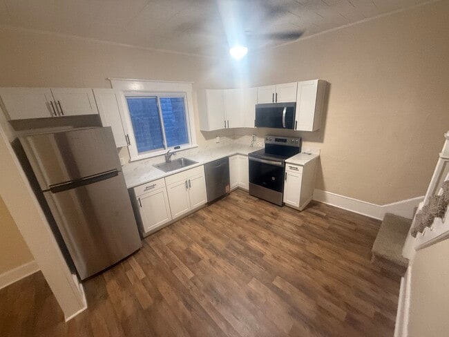 Kitchen - 192 Mahanoy St House