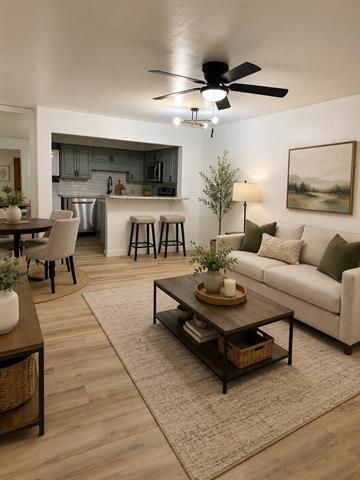 Building Photo - 5212 Fleetwood Oaks Ave Unit 102