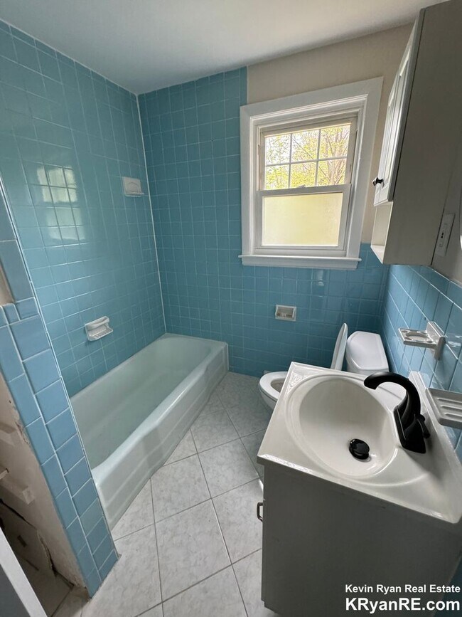 Photo - Newly renovated 2 bed with an office avail...