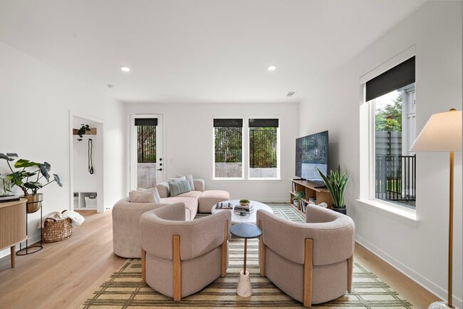 Photo - 1941 Sawdust Rd