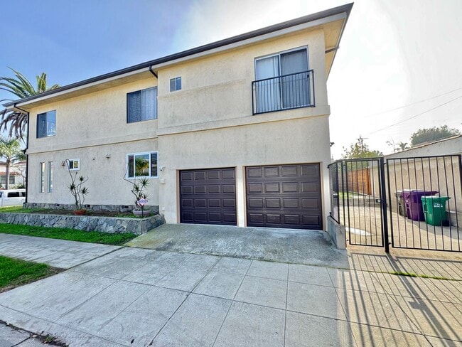 Photo - Beautiful 5 Bedroom House in Belmont Heights! Pet-Friendly!