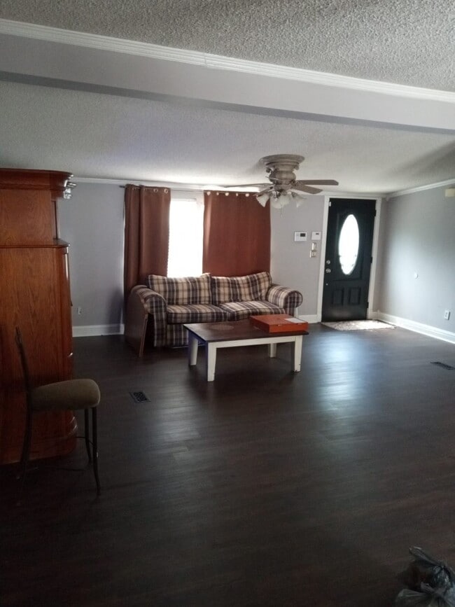Photo - 881 Whaler Pl