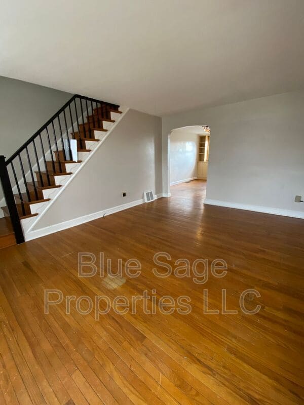 Photo - 2254 S Harwood Ave