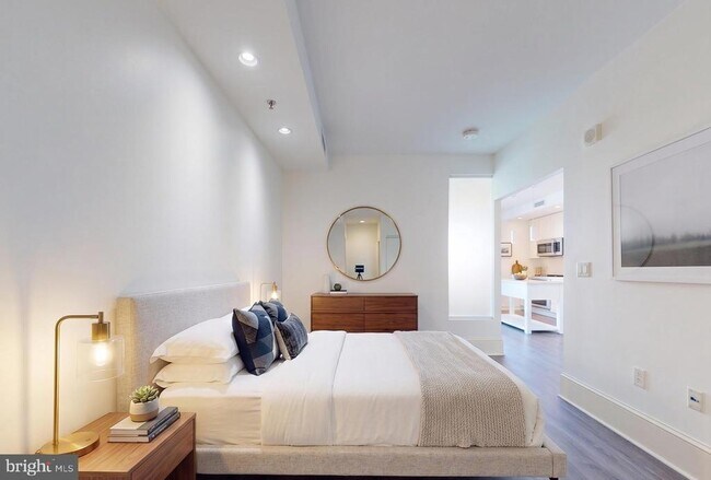 Photo - 1011 M St NW Unit 804