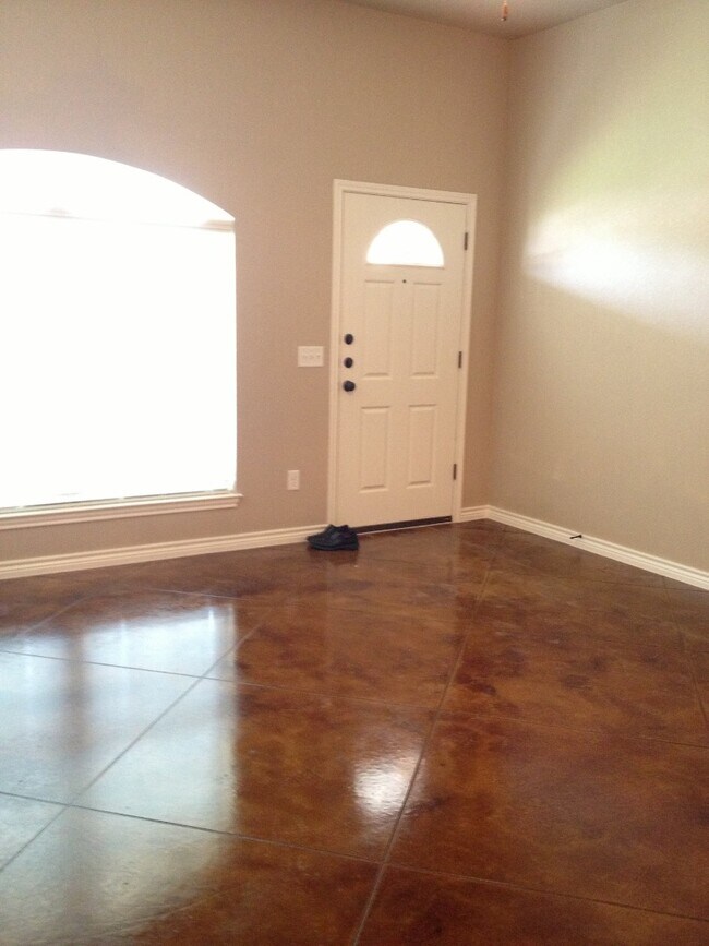 617 Paseo del Plata Dr
