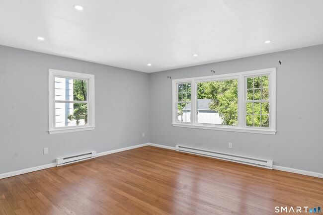 Photo - 22 Irving Pl