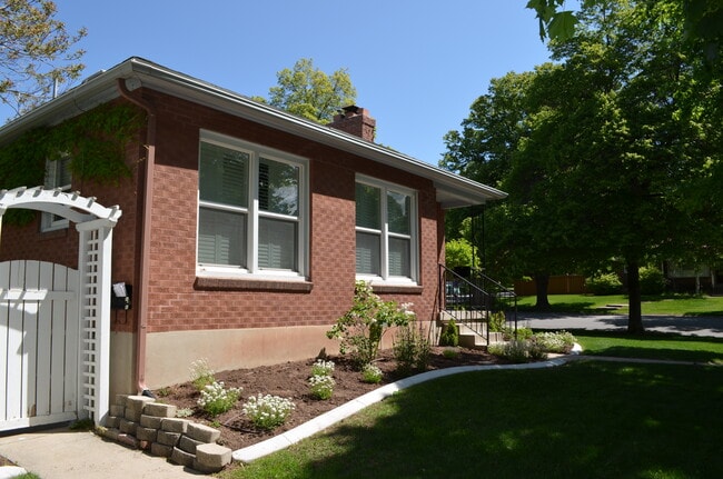 Photo - 2183 E Logan Ave