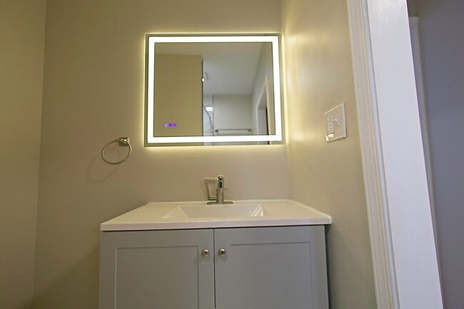 Photo - 1961 N Croskey St