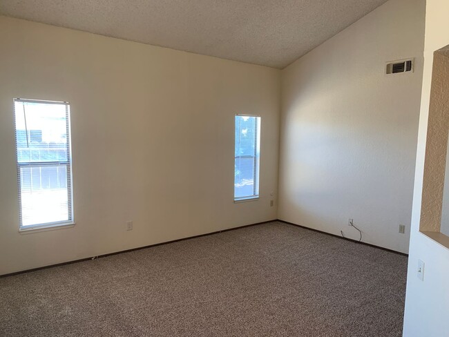 Photo - LABOR DAY SPECIAL - 2 WEEKS FREE RENT!!Character abound in this 3/2