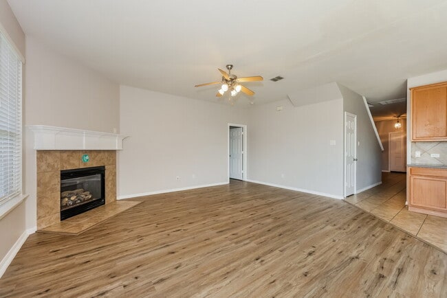 3608 Pendery Ln