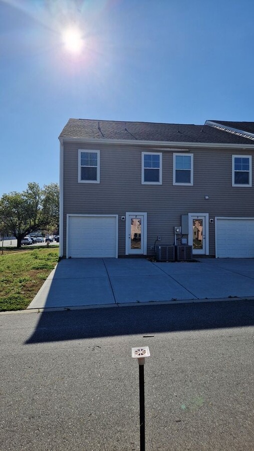 Brand New End-Unit Townhome | 3 BR/2.5BA | 1-Car Garage | Near Downtown Mooresville - Brand New End-Unit Townhome | 3 BR/2.5BA | 1-Car Garage | Near Downtown Mooresville