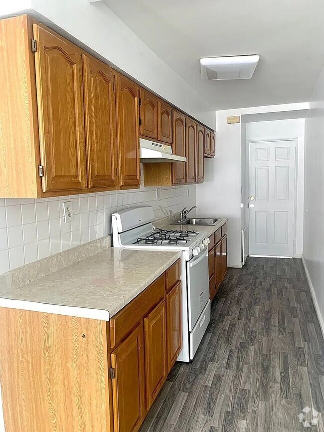 Building Photo - Spacious 1 Bedroom 1 Bathroom Unit 1 Rental