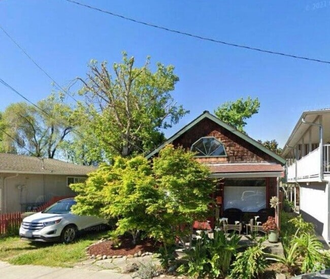Building Photo - Charming 2BR House in Santa Cruz