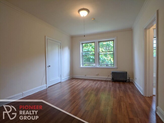Photo - 2536 N Sawyer Ave Unit 308