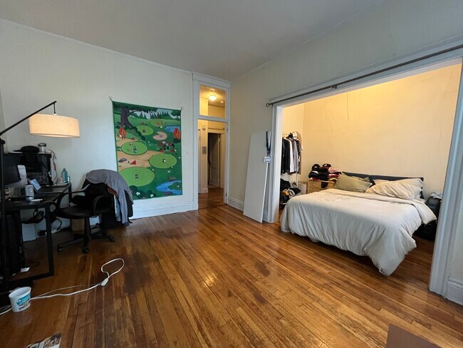 Photo - 376 Riverway