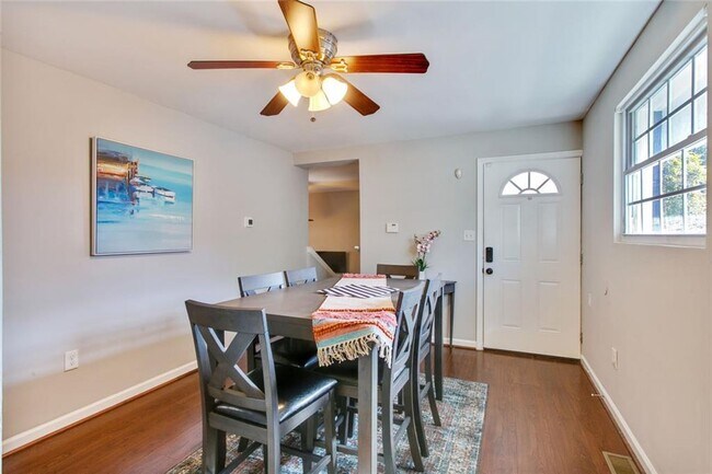 Photo - 99 Ericson St SE