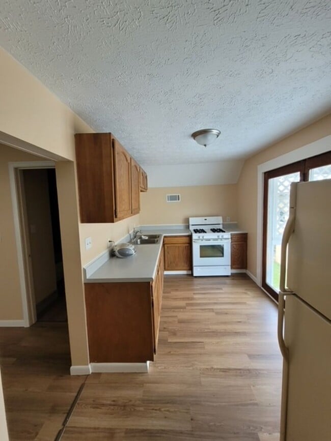 Photo - Maryville 37804 - Updated 1 bedroom, 1 bat...