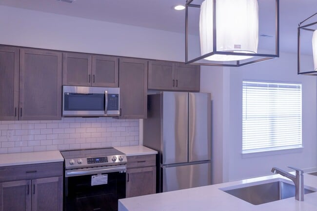 Photo - Gorgeous 3 Bedroom 3 Bathroom in Spring Hi...