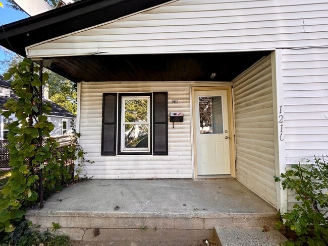 Photo - Four Bedroom Home in Northwest Grand Rapids - Rent Special!