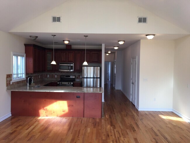Photo - 28 Leonard St Unit 2