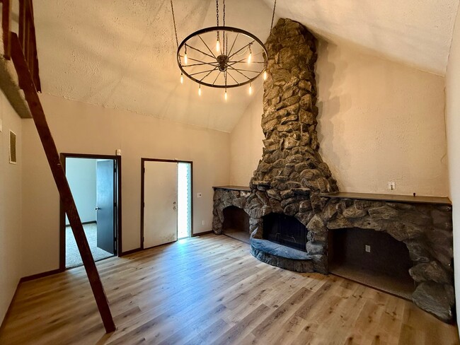 2 Bed 1 Bath with a 2 Room Loft - 2 Bed 1 Bath with a 2 Room Loft