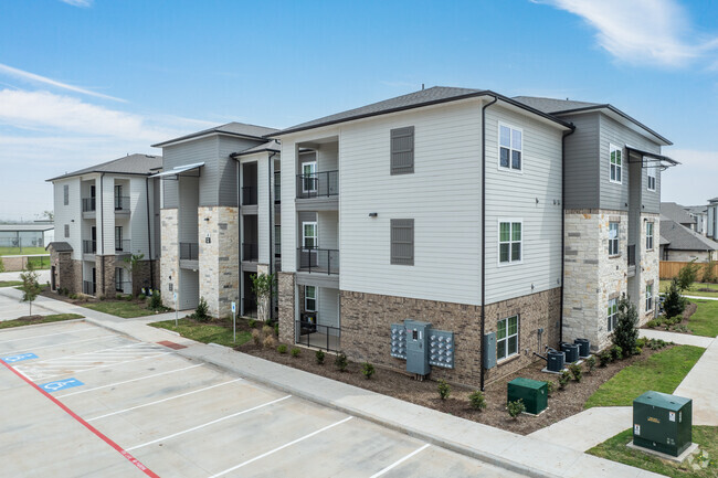 Building Photo - Landmark at NinetyNine Rental