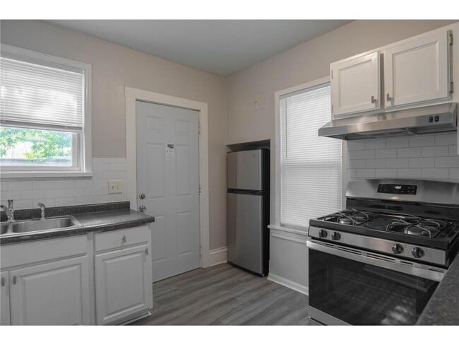 Photo - 1002 Lowry Ave N