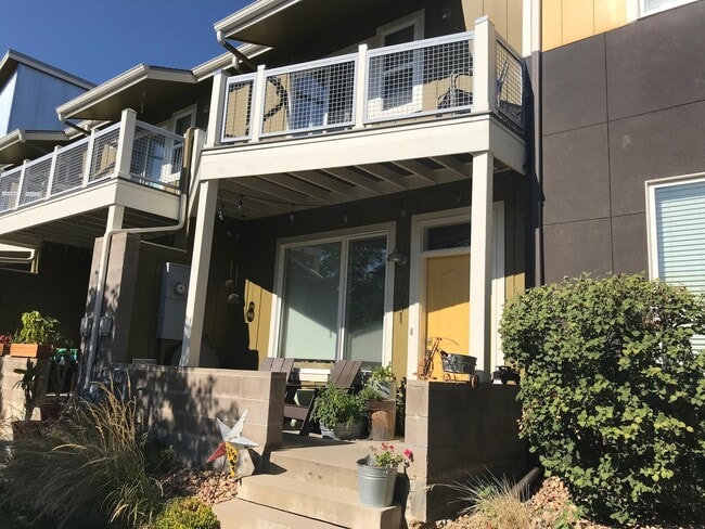 Lovely NOBO Townhouse in Desirable Holiday... - Lovely NOBO Townhouse in Desirable Holiday...
