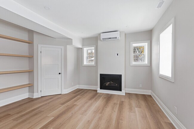 Photo - 363 Sixth St