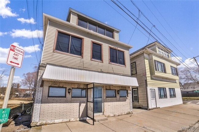 Building Photo - 2877 Niagara St