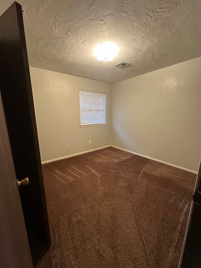 Photo - 3 Bed, 1 1/2 Bath, 1 Car Garage