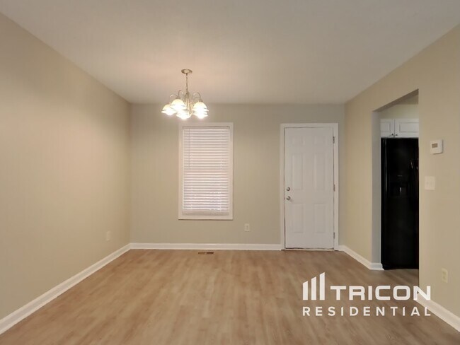 Photo - 622 Meadows Ct