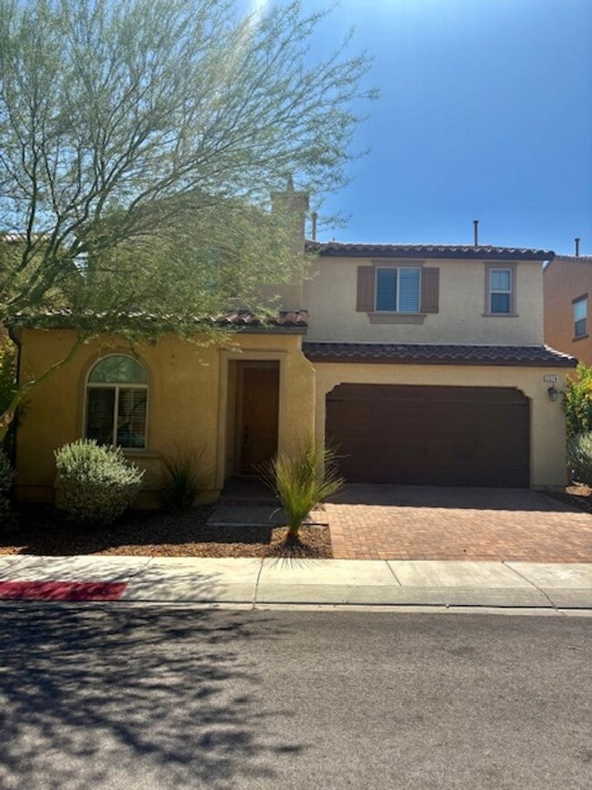 Beautiful two-story home in Inspirada with... - Beautiful two-story home in Inspirada with...