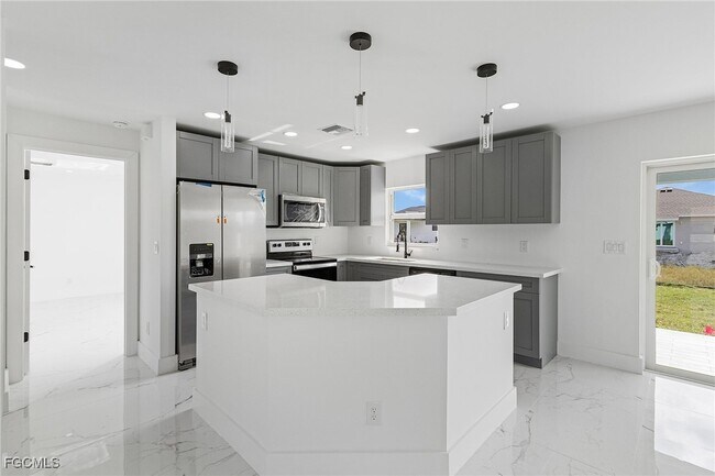 Photo - 2505 39th St SW