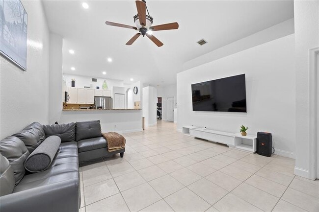 Photo - 243 Coral Trace Ln