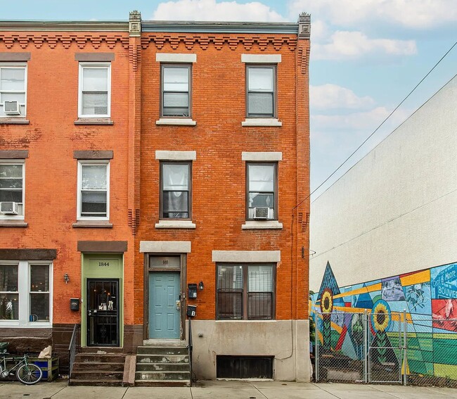 Building Photo - 1846 N Bouvier St Unit Room 10