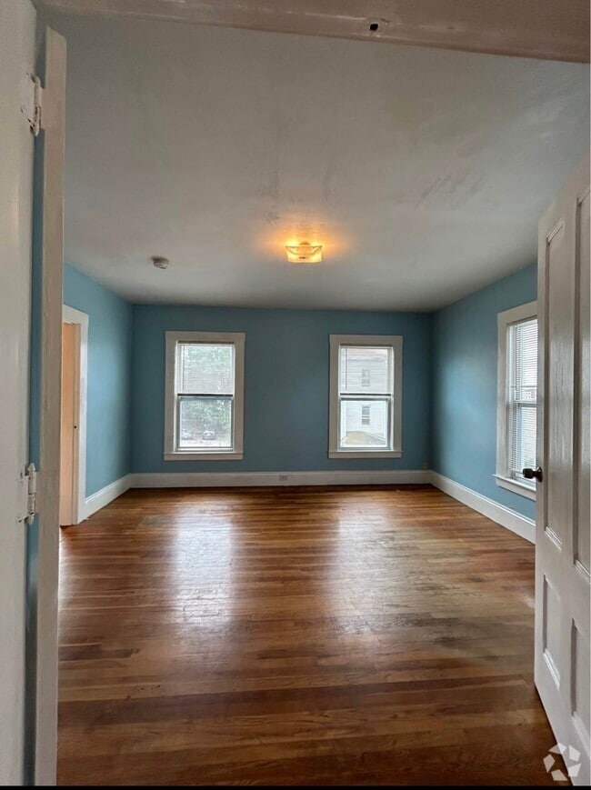 Building Photo - 32 Dix St Unit 3 bedroom Rental