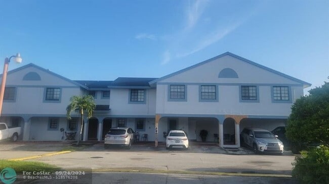 Building Photo - 11821 SW 18th St Rental