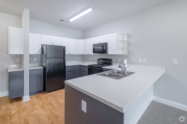 1BR, 1BA - 760SF - Kitchen Island