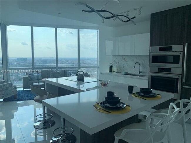 Photo - 851 NE 1st Ave Unidad 851 NE 1st Ave # 3404