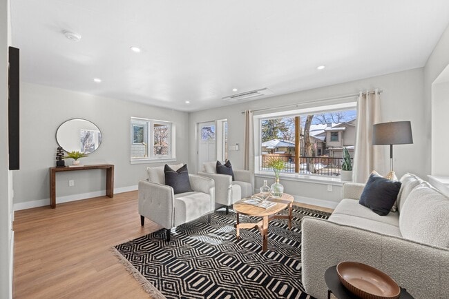 Photo - 1112 Miller Pl