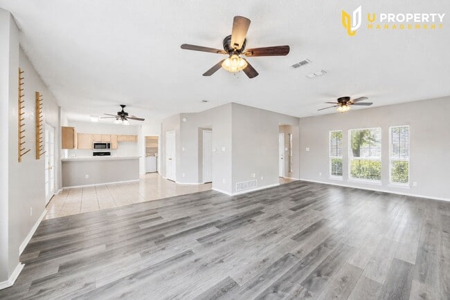 Photo - 1423 Lakeshore Dr