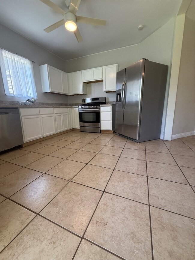Photo - 2121 Avenue K