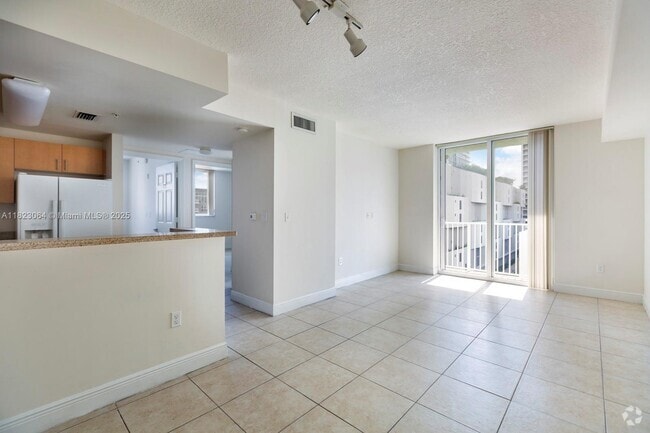 Building Photo - 423 NE 23rd St Unit 609 Rental