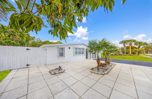 Photo - 5921 NE 1st Ave.