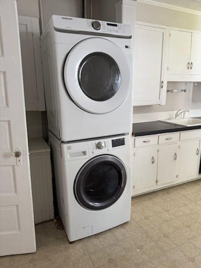 Photo - 2 bedroom, 1 bath house for rent