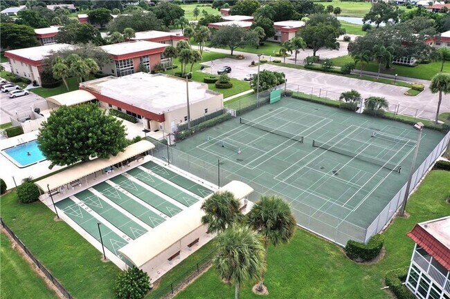 Photo - 16 Vista Palm Ln Unidad 205