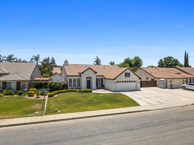 Photo - 10303 Roehampton Ave