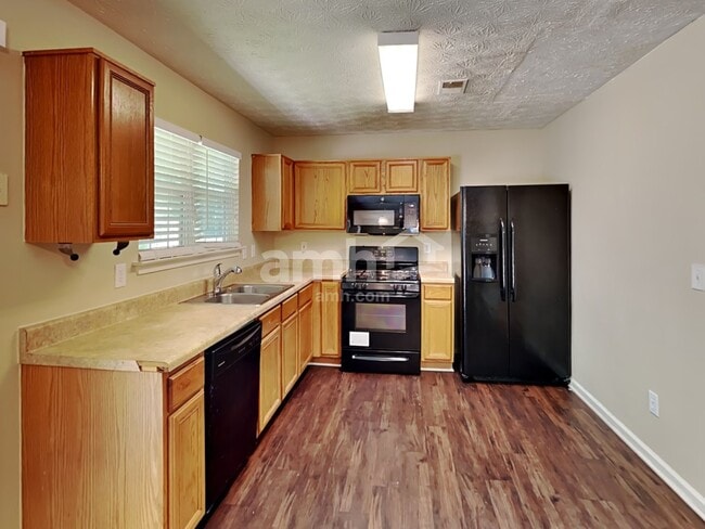 Photo - 1626 Sparrow Wood Ln SW